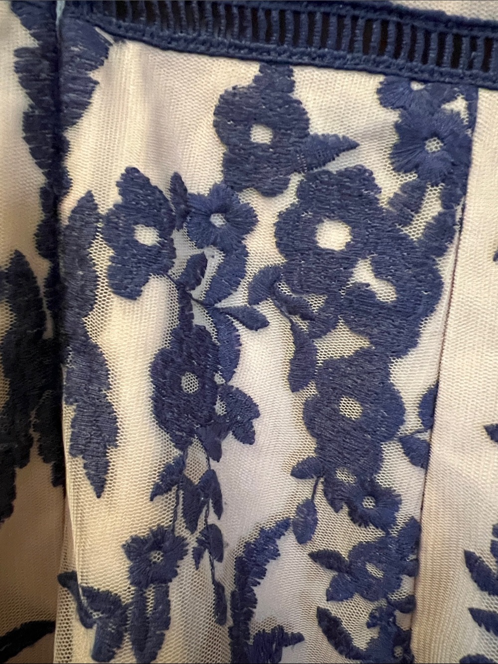 Bardot Sienna Floral Embroidered Sheath Dress Size 8 - Picture 5 of 9